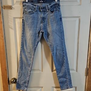 HOLLISTER LIGHT BLUE SKINNY JEAN: GOOD CONDITION: SIZE 28